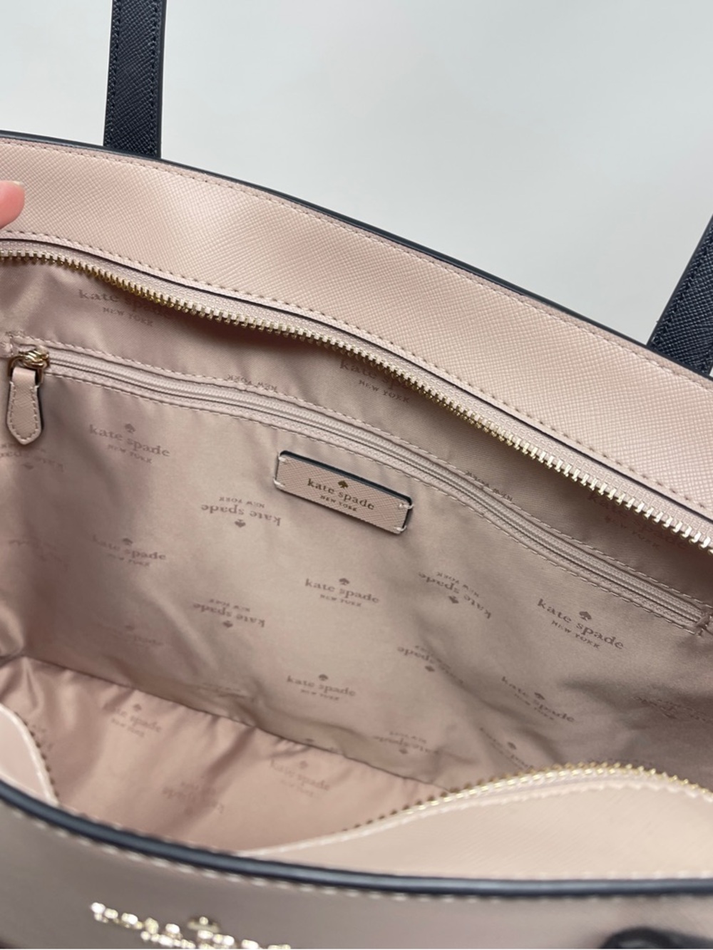 Kate Spade New York Blush Pink Tote Bag + Matching Zip Pouch - Picture 8 of 16